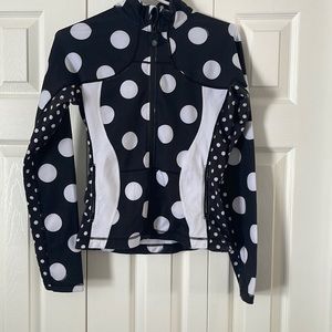 Rare Lululemon zip up size 6🥰🥰